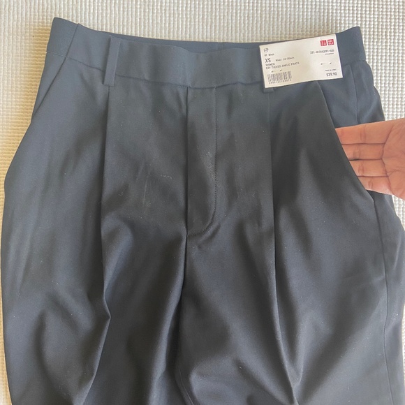 Uniqlo women black EZY Tucked ankle trousers - Picture 6 of 10